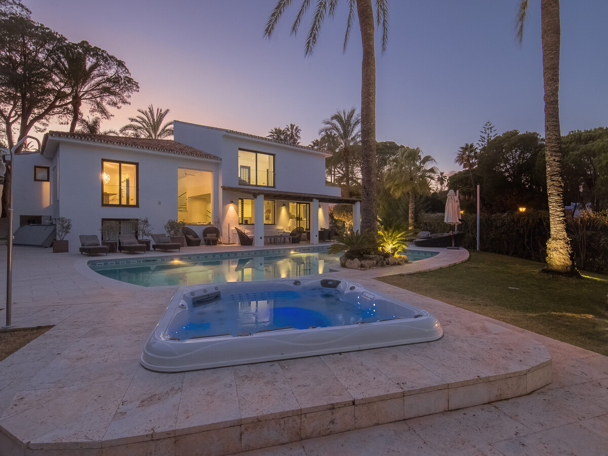 Villa minimaliste 5 chambres avec piscine à Marbella - Photo 1