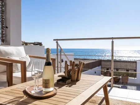 Location gite à Estepona, Maison de ville en bord de mer, vue plage