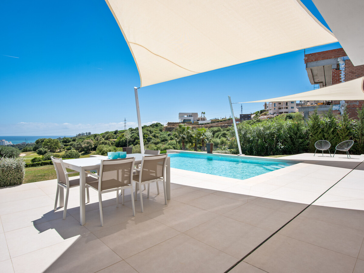 Villa Calma : 4 chambres, piscine et vue lac à Estepona - Photo 5