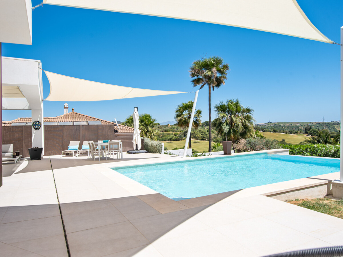Villa Calma : 4 chambres, piscine et vue lac à Estepona - Photo 10