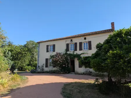 Gîte familial 17ème siècle, 12 pers., terrain de jeux : photo 6