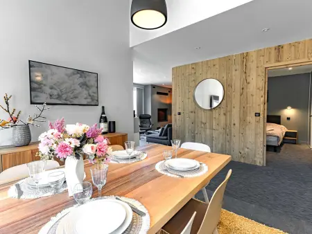 Appartement 8 pers. avec jacuzzi et piscine à La Plagne 1800 : photo 2