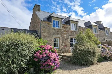 Location maison à Lannilis, Maison en pierre en Bretagne, au bord de la mer