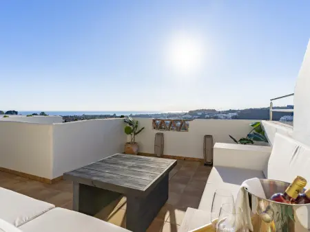 Penthouse duplex vue 360° mer et montagne à Estepona : photo 9
