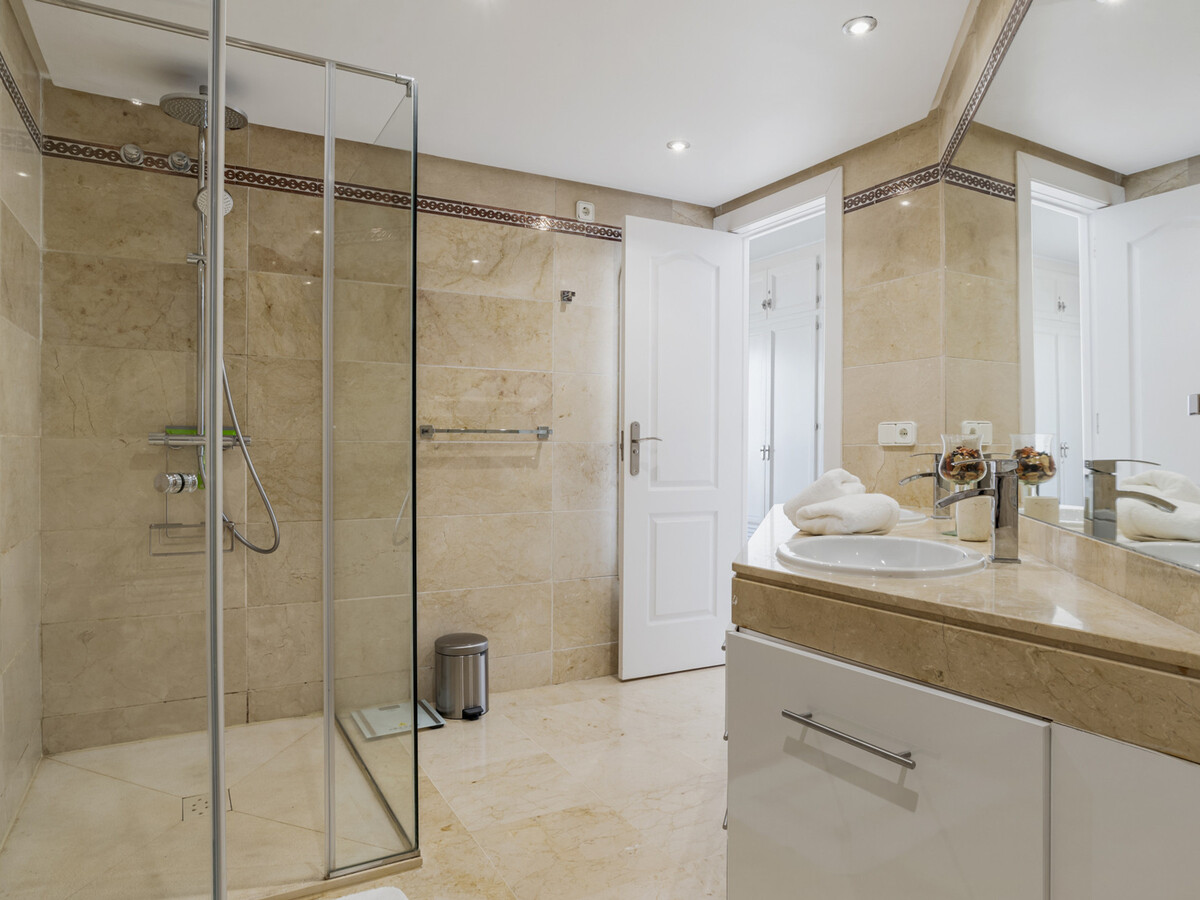 Maison de ville 7 pers. en première ligne de plage à Estepona - Photo 17