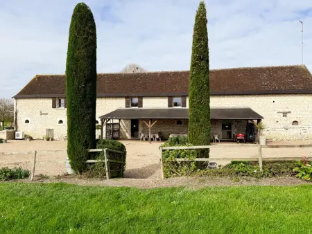 Gîte 6 chambres avec terrain de jeux à Pouzay : photo 2