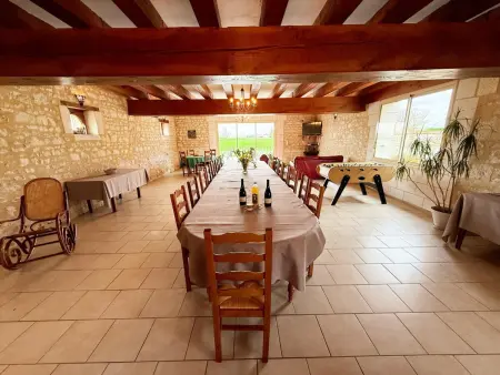 Gîte 6 chambres avec terrain de jeux à Pouzay : photo 3