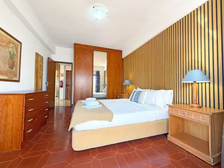Appartement vue mer à Porches avec piscine et terrasse : photo 18