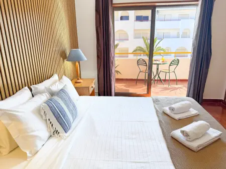 Appartement vue mer à Porches avec piscine et terrasse : photo 21