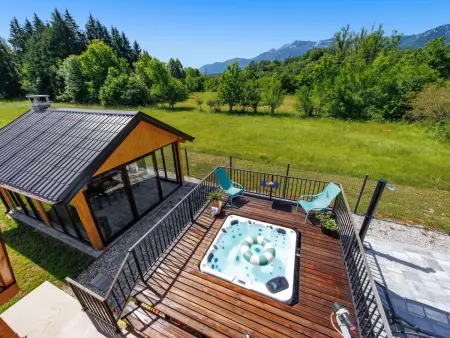 Chalet Ivica à Lovinac avec jacuzzi et lac à 1 km : photo 2