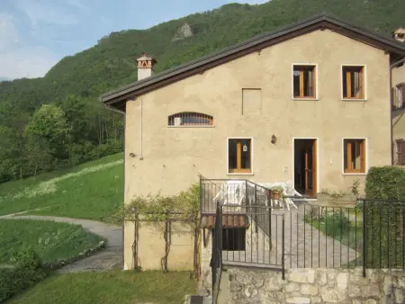 Location maison à Velo d'Astico, Freistehendes Ferienhaus in Posina mit Kleinem G