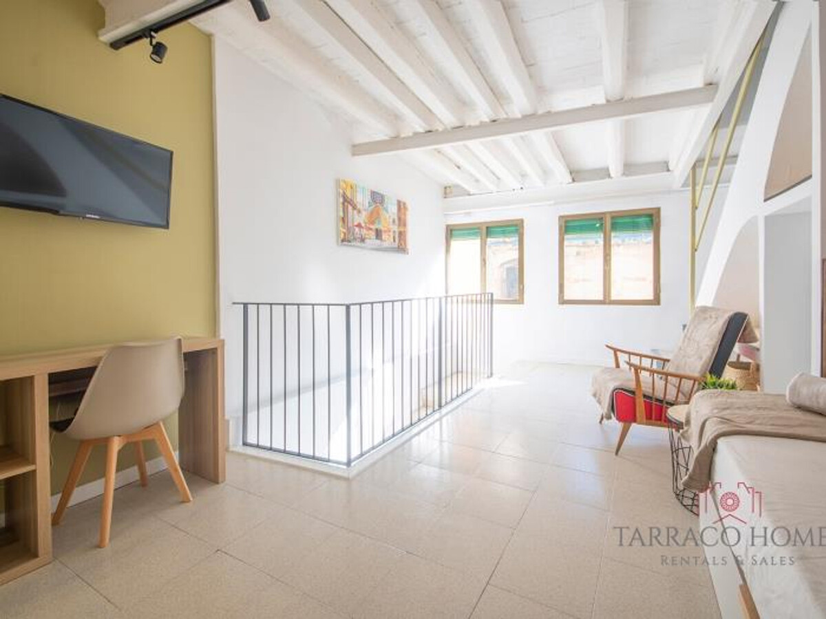 Maison 3 étages avec loft et terrasse, centre historique - Photo 2
