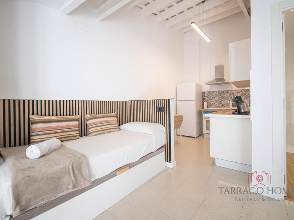 Maison 3 étages avec loft et terrasse, centre historique - Photo 3