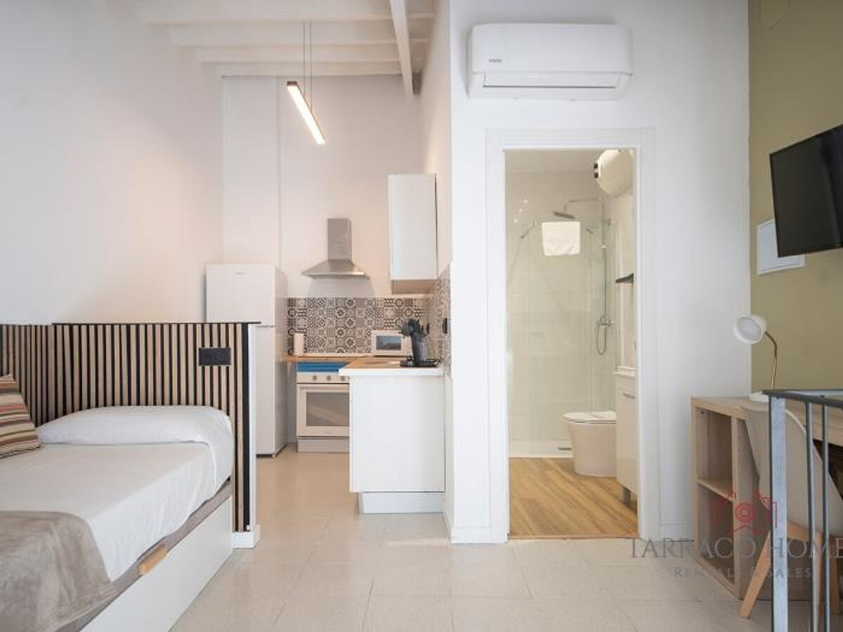 Maison 3 étages avec loft et terrasse, centre historique - Photo 4