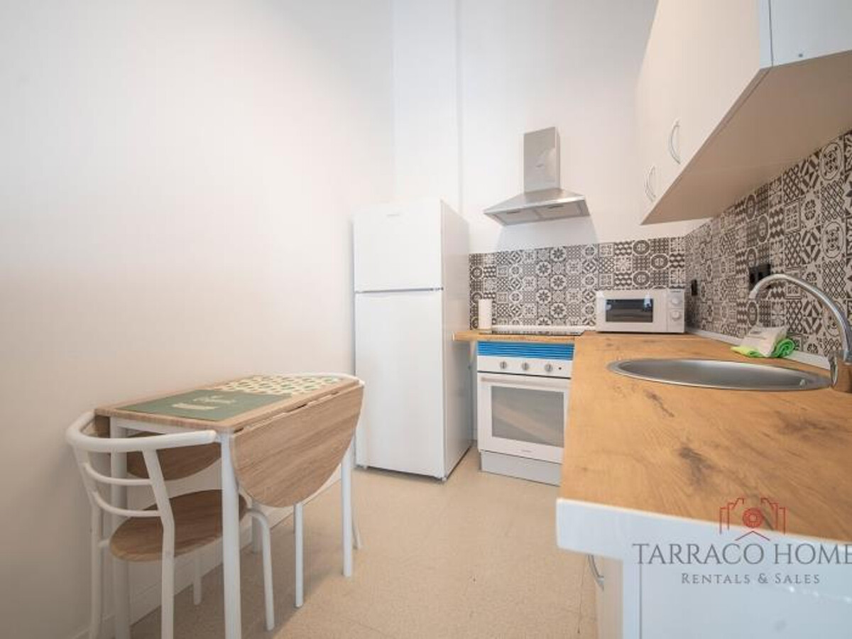 Maison 3 étages avec loft et terrasse, centre historique - Photo 6