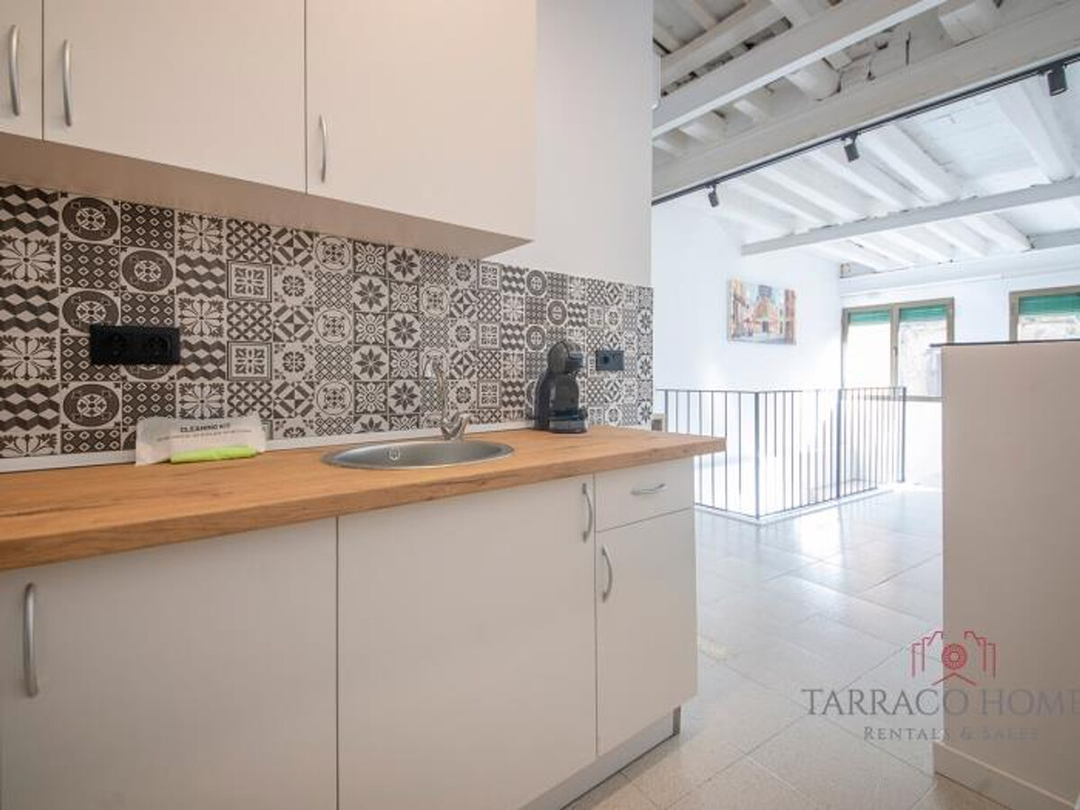 Maison 3 étages avec loft et terrasse, centre historique - Photo 9