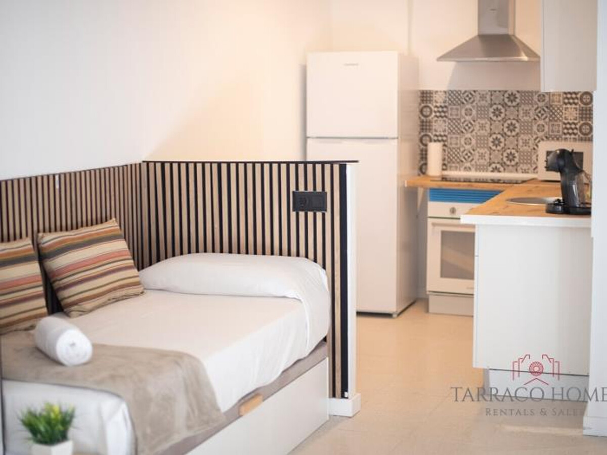 Maison 3 étages avec loft et terrasse, centre historique - Photo 13