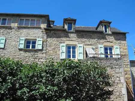 Location maison à Pierrefiche, Charmante maison avec jardin près de Pierrefiche