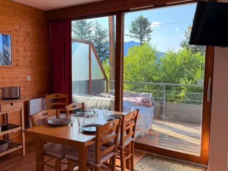 Appartement vue montagnes à Chamrousse, terrasse et 4 couchages : photo 1
