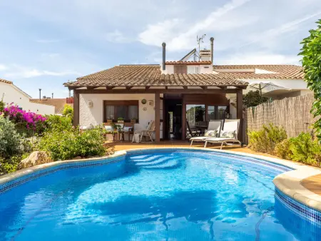 Lluna – Maison 4 chambres avec piscine à Deltebre : photo 1