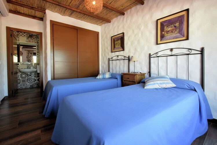 Villa Sara, maison avec jacuzzi privé et vue Méditerranée - Photo 13