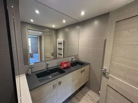 Appartement contemporain 6 pers. à Méribel, vue forêt : photo 6