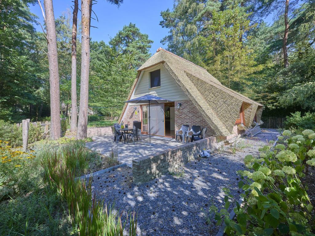 Maison au toit de chaume à Rekem, 2 chambres, jardin clos - Photo 1