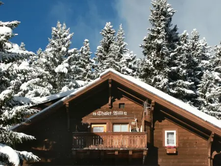 Location appartement à Arosa, Chalet Willi-1.OG Appartement/Fewo, Dusche und Bad, WC, 9-Bettwohnung