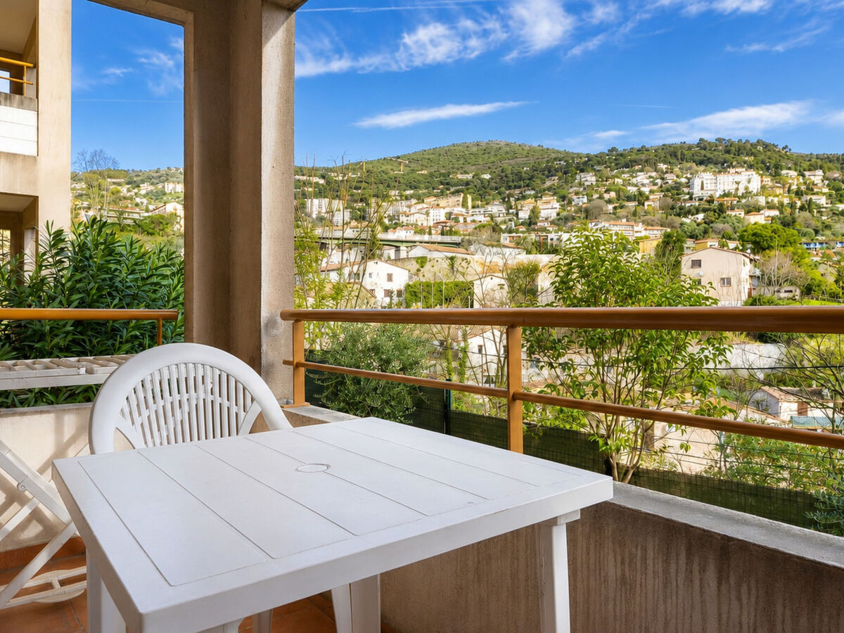 Virginia – Appartement 2 pièces avec balcon à Grasse - Photo 1
