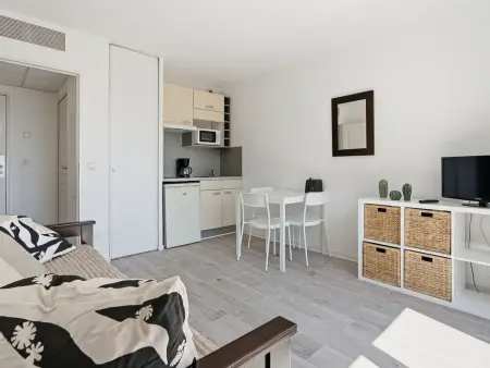 Virginia, appartement 2 pièces avec balcon à Grasse : photo 3