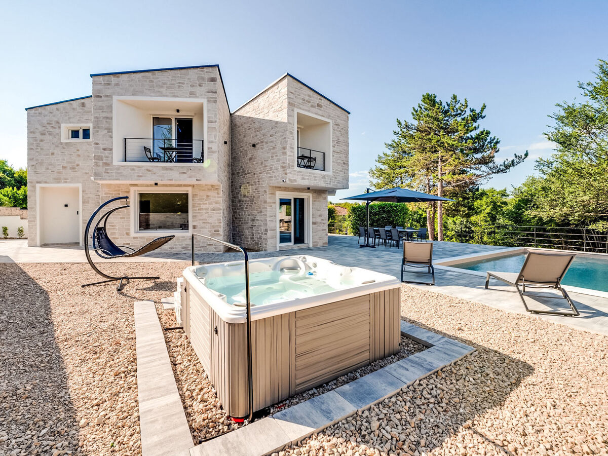 Vila Karin - Maison 8 personnes avec piscine à Krk - Photo 1