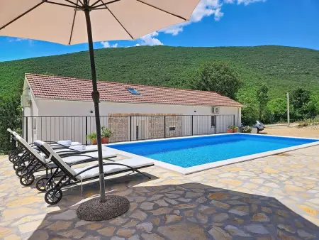 Maison Smile à Imotski avec piscine et terrasse : photo 2