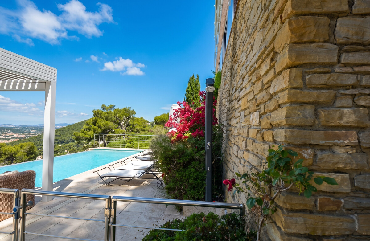 Rez-de-villa 150 m² avec piscine privée et sauna à Carqueiranne - Photo 10