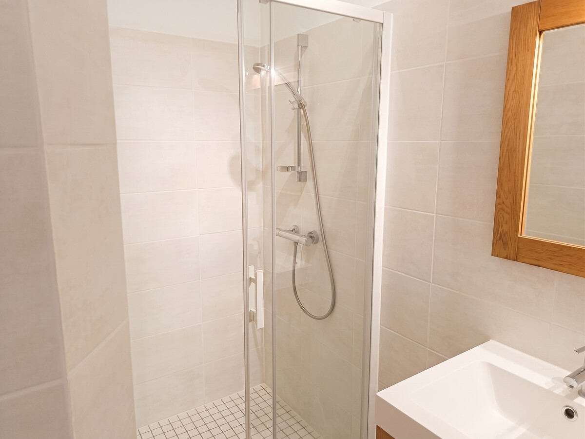 Rez-de-villa 150 m² avec piscine privée et sauna à Carqueiranne - Photo 37