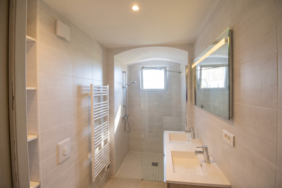 Rez-de-villa 150 m² avec piscine privée et sauna à Carqueiranne - Photo 39