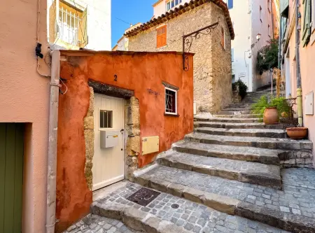 Studio 22 m² avec vue sur ville au cœur de Fayence : photo 6