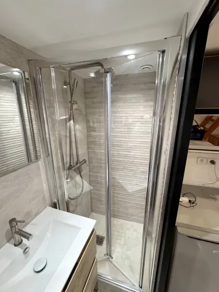 Studio 22 m² avec vue sur ville au cœur de Fayence : photo 7