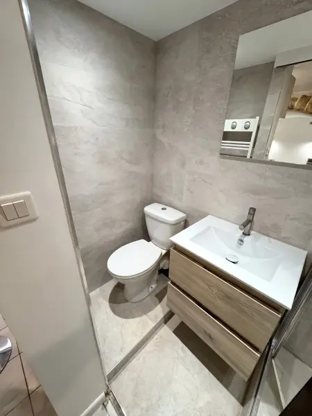 Studio 22 m² avec vue sur ville au cœur de Fayence : photo 8