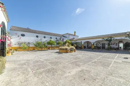 Location villa à Arcos de la Frontera, Alterhome Andalusian Cortijo pour 13 personnes avec piscine, wifi, sierra et lac