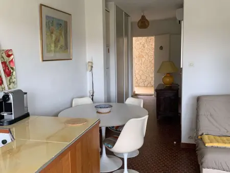 Appartement 4 pers. à Porquerolles, vue port et nature : photo 8