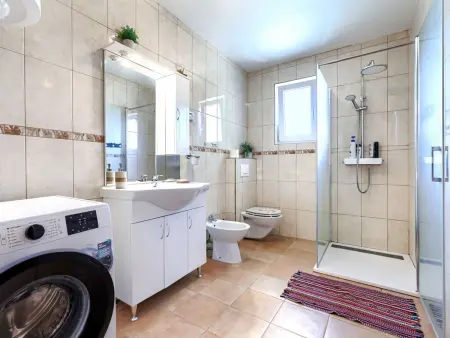Erminia – Maison avec piscine privée à Svetvinčenat : photo 5