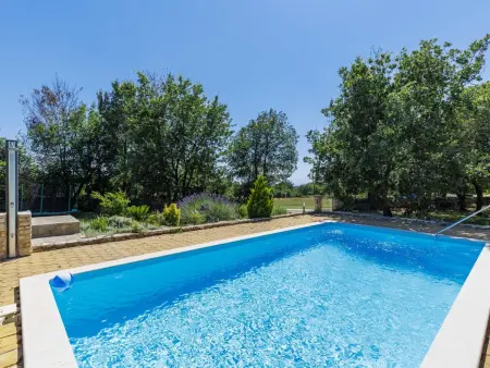 Erminia – Maison avec piscine privée à Svetvinčenat : photo 24