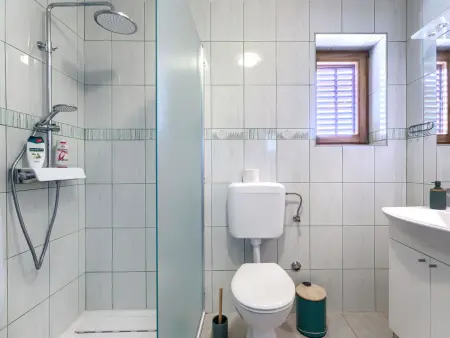 Erminia – Maison avec piscine privée à Svetvinčenat : photo 34