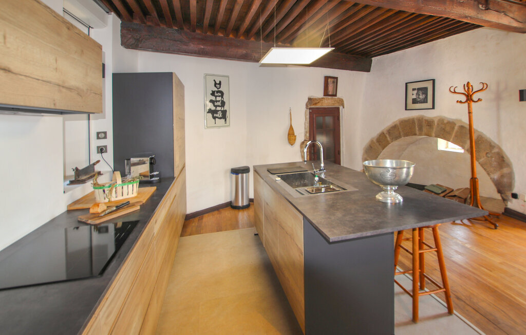 Maison dans la tour historique du château à Pélussin - Photo 8