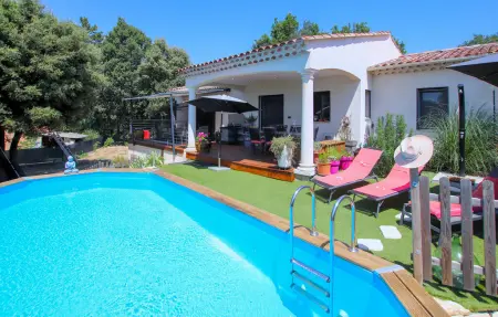 Villa provençale Régusse : piscine privée, 6 personnes