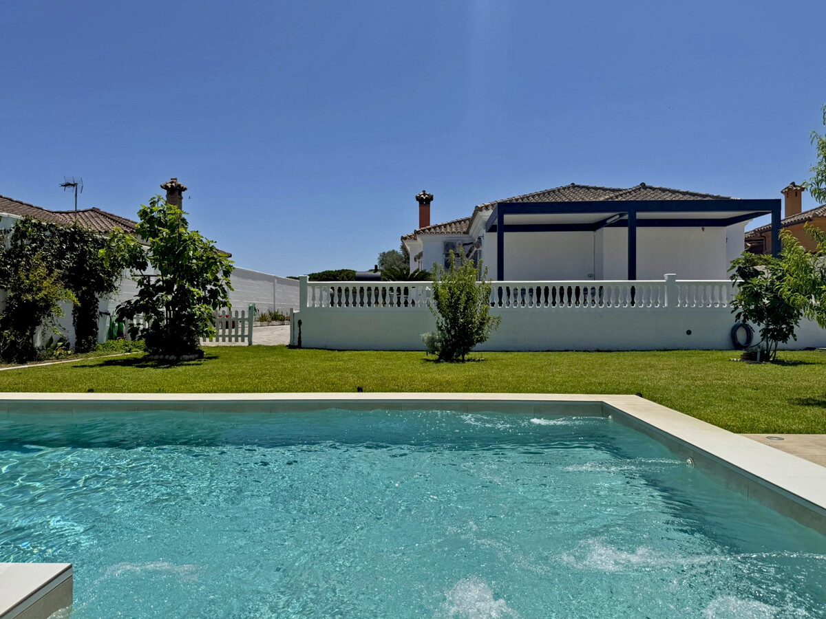 Villa 900m² piscine privée, 8 pers. à Puerto de Santa María - Photo 10