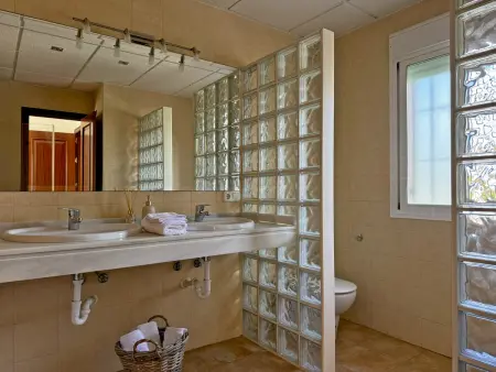Villa 4 chambres avec climatisation et jardin - 8 pers. : photo 18