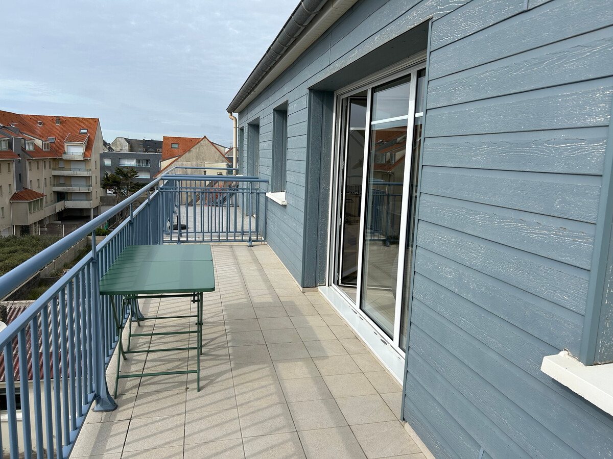 Appartement 2 chambres, balcon 13 m² à 200m de la plage - Photo 4