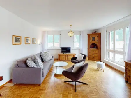 Location appartement à Samedan, Apartment Crappun 3 - Grosszügige 4.5-Zimmer-Wohnung in zentraler Lage