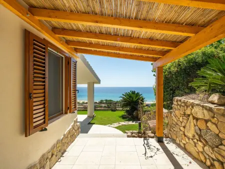 MiraRei, maison moderne face à la mer à Costa Rei : photo 4